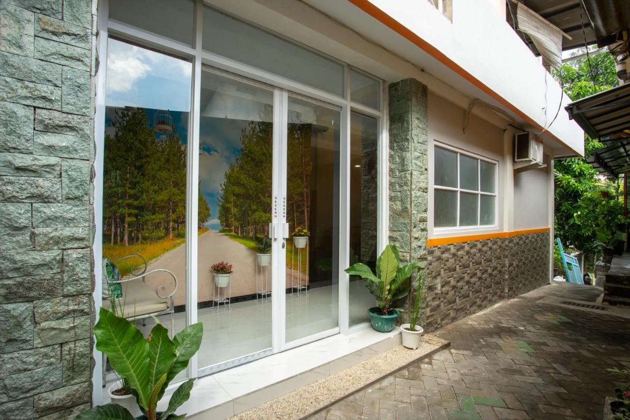 Ndalem Kampoeng Budget Stay Yogyakarta Exterior photo
